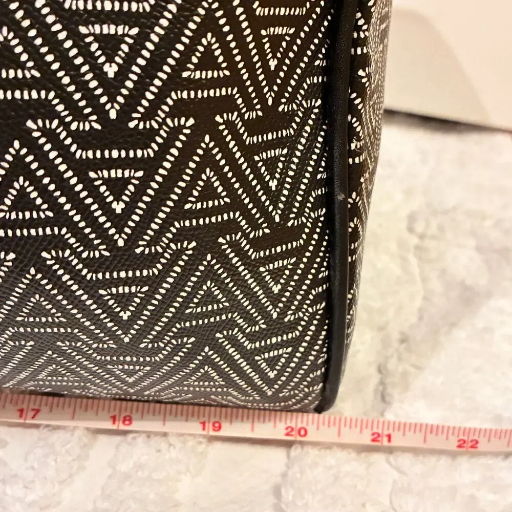 NWOT Aldo Black White Luggage Monogram Signature Weekender Duffle Bag Carry on